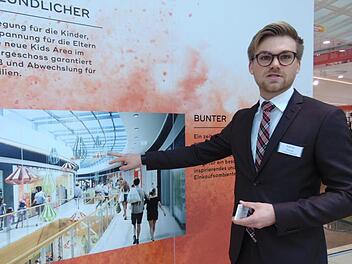 Bastian Peters erläutert die Umbaupläne.Petra Malbrich