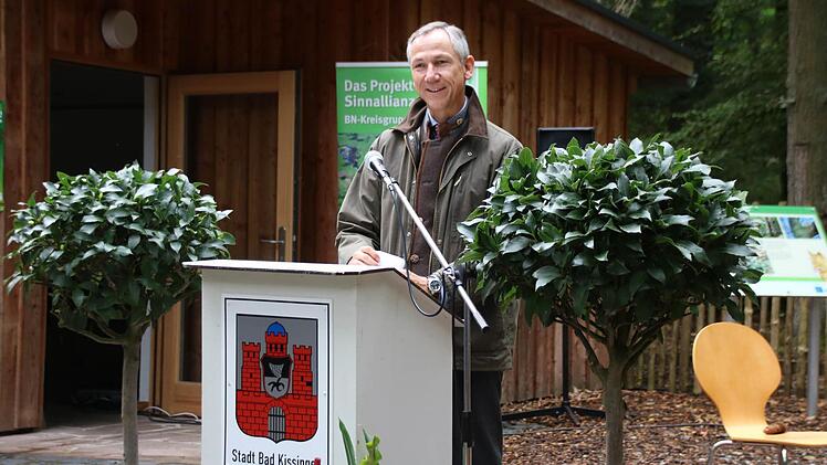 Christian Barth, der Amtschef des bayerischen Umweltministeriums, lobte das einzigartige Konzept des Bibergehege s.