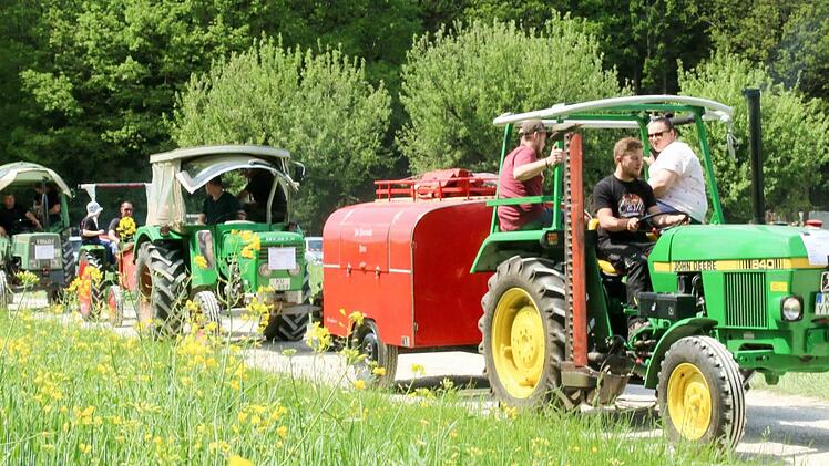Die Rundfahrt war fraglos ein Höhepunkt des Schleppertreffens in Gelbsreuth. Foto: Adriane Lochner