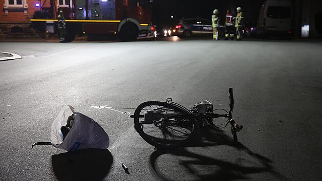 Am Samstagnachmittag wurde ein Radfahrer bei einem Unfall schwer am Kopf verletzt. Er musste mit einem Rettungshubschrauber ins Krankenhaus gebracht werden. Foto: News5/Fricke