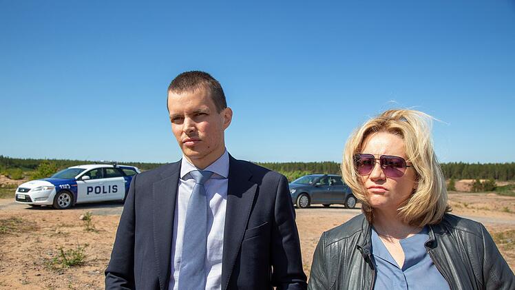 Lauri R&auml;ih&auml; (Johannes Holopainen) wird mit seiner Kollegin Sanna Tervo (Maria Sid) in die abgelegene Region geschickt, die stark von strenggl&auml;ubigen Lutheranern dominiert wird.