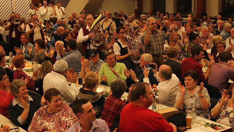 Im Saal herrschte den ganzen Abend über hervorragende Stimmung.