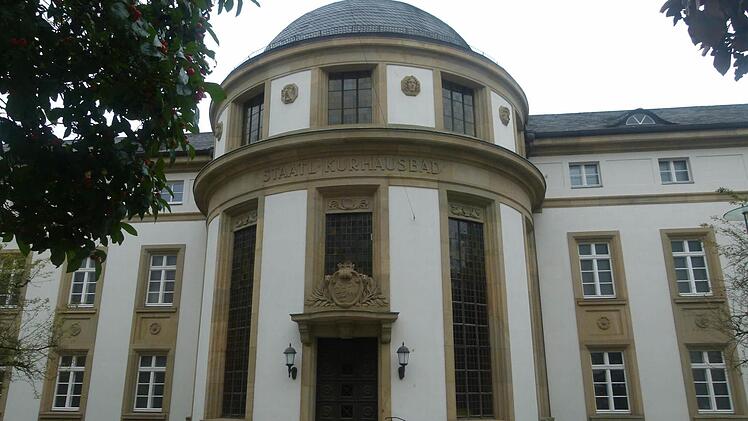 Ein wissenschaftliches Leuchtturmprojekt ist es nicht, das ins Kurhausbad einziehen soll. Das geplante Institut für Kurortmedizin fällt unter die Rubrik Behördenverlagerung.  Foto: Anja Vorndran/Archiv