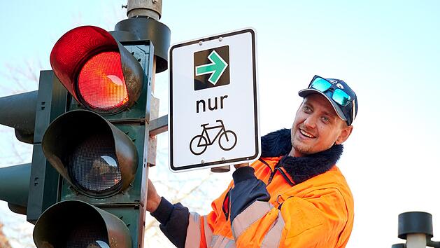 Bamberg: Stadt will Radverkehr st&auml;rken - 125 neue Gr&uuml;npfeile f&uuml;r Radfahrer installiert
