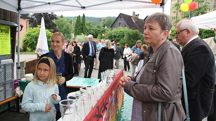 Auch Cocktails wurden serviert.