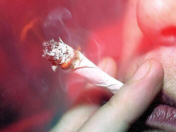 Der Joint gehört zu den am häufigsten konsumierten Drogen unter Jugendlichen. Foto: CT-Archiv