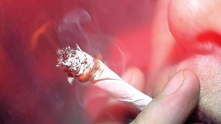 Der Joint gehört zu den am häufigsten konsumierten Drogen unter Jugendlichen. Foto: CT-Archiv