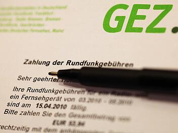 Wird ein Verein ausschließlich ehrenamtlich geführt, müsse er keinen Rundfunkbeitrag bezahlen, erklärte  Manfred Simon vom Garitzer Gesangverein. Daniel Karmann/dpa