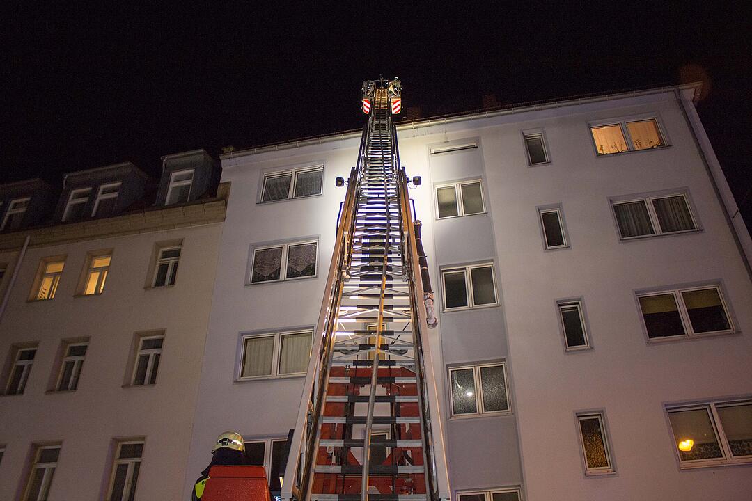 Dachstuhl brennt komplett aus