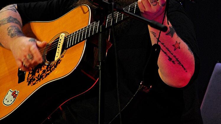 Andreas Kümmert im Kulturboden Hallstadt.  Foto: Helmut Ölschlegel
