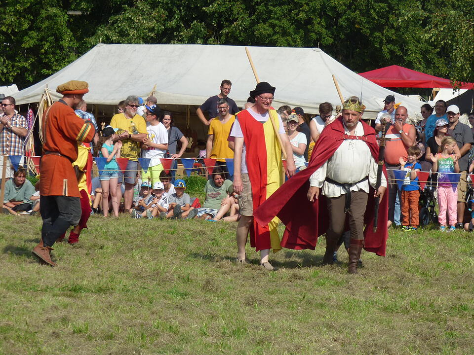 Ritterfest auf der Burg Waischenfeld: Eine große Familie