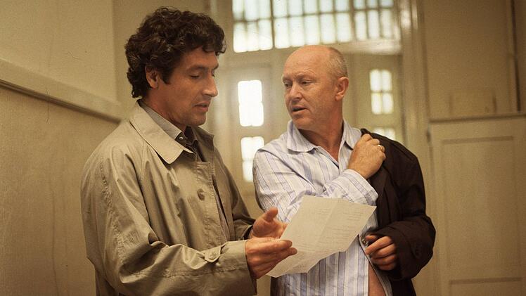 Von 1981 bis 1985 spielte Volker Brandt (links) den Kommissar Walther im Berliner "Tatort". Hier ist er neben Ernst Jacobi in der Folge "Ordnung ist das halbe Sterben" zu sehen.