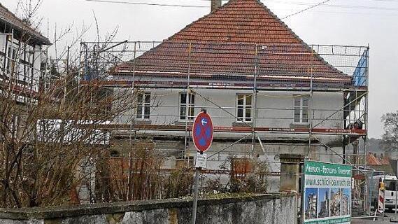 Der Dorfladen, der ins ehemalige Gasthaus in der Dorfmitte von Burgpreppach einziehen soll - die Aufnahme entstand im Dezember 2016 -, war eines der Themen, das die B&uuml;rger interessierte.  Foto: Klemens Albert