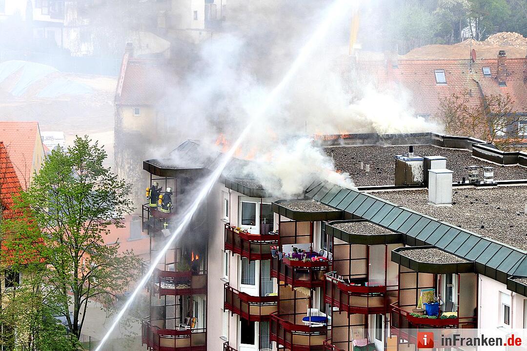 Bamberg: Großbrand in Mehrfamilienhaus