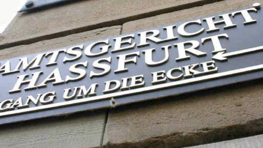 Wegen Unfallflucht musste sich ein 70-J&auml;hriger vor dem Amtsgericht Ha&szlig;furt verantworten.Matthias Hoch/Archiv