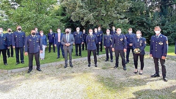 Diese Feuerwehrleute wurden f&uuml;r f&uuml;r 25 und 40 Jahre aktiven Dienst geehrt.