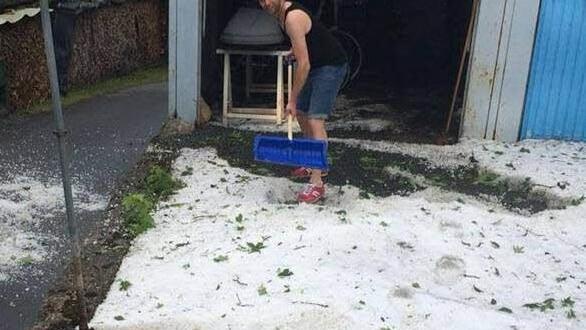 Kevin Wunder musste zur Schneeschaufel greifen. Fotos: Wunder