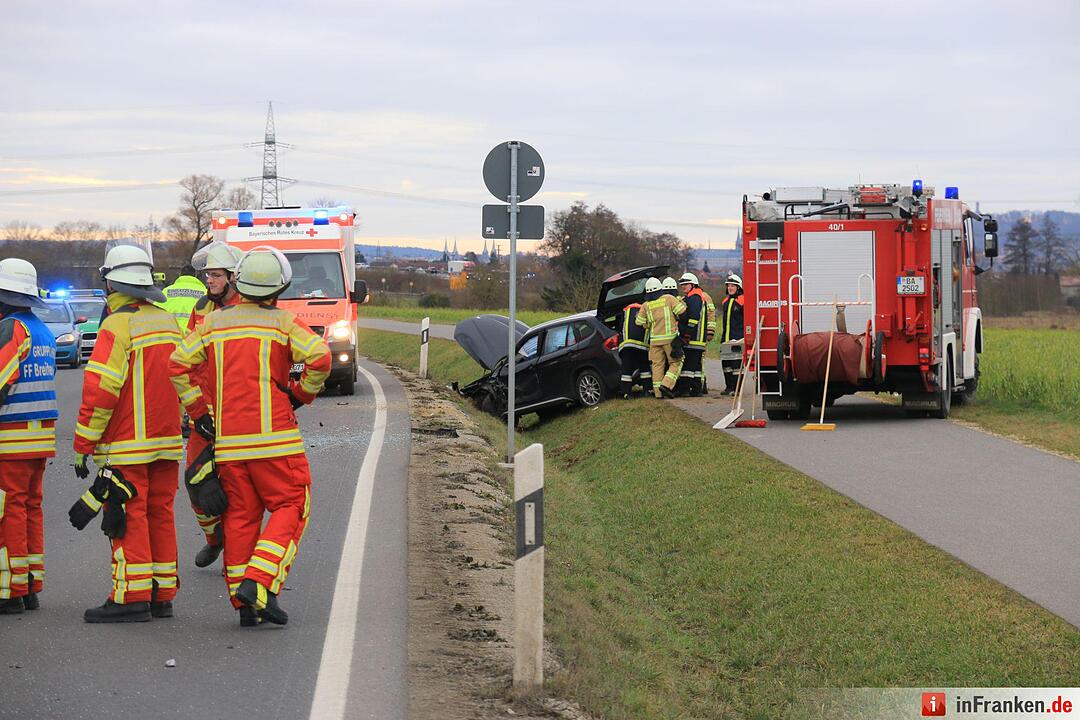 Frontalkollision auf der B4
