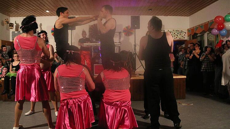 Männerballett in Wartmannsroth.  Foto: Gerd Schaar