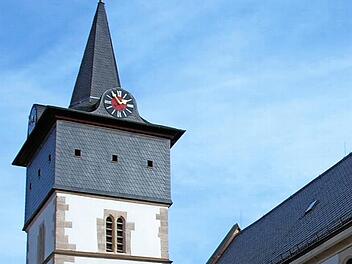 Eine Mausohr-Fledermauskolonie hat seit Jahren Quartier im Kirchturm der Pfarrkirche Mariae Geburt in Steinwiesen bezogen. Foto: Archiv/Susanne Deuerling