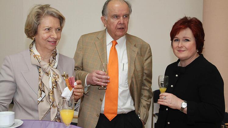 Auch die Ehrenbürger Margot und Hans Albert Ruckdeschel sowie Landessynodalin Christina Flauder verabschiedeten sich vom Dekan