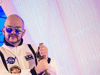 Jürgen Raab im Astronauten-Outfit - in dieser Montur wird er seine Aufguss-Show "Apollo 13" zelebrieren - und hofft auf einen der vorderen Plätze bei den Deutschen Aufguss-Meisterschaften. Foto: Privat