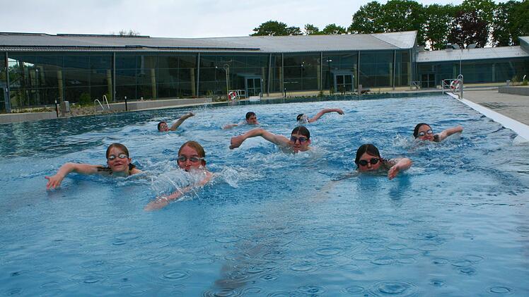 Seit 2010 wird beim Forchheimer Triathlon im neuen Königsbad geschwommen.
