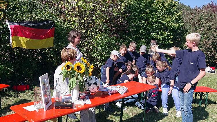 Maßkrugstemmen stand an der Station Deutschland,  betreut von der Pfarrei Effelter, auf dem Programm  Foto: Heike Schülein