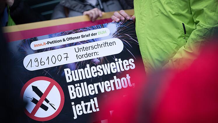 Petitionsübergabe Böllerverbot