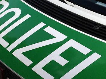 Ein N&uuml;rnberger erstattet Anzeige bei der Polizei wegen eines Unfalls am Vortag. Dann wurde auch gegen ihn ein strafrechtliches Verfahren eingeleitet.Foto: Marcus F&uuml;hrer dpa/lby