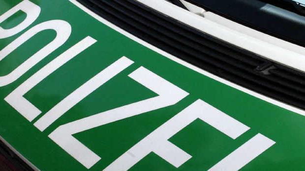 Ein N&uuml;rnberger erstattet Anzeige bei der Polizei wegen eines Unfalls am Vortag. Dann wurde auch gegen ihn ein strafrechtliches Verfahren eingeleitet.Foto: Marcus F&uuml;hrer dpa/lby