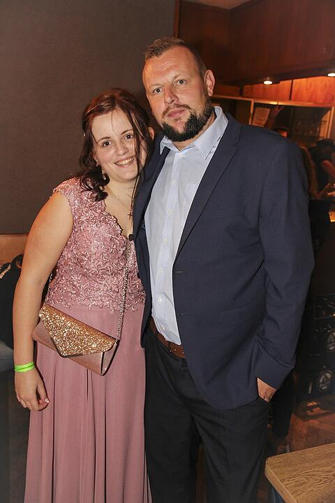 Die Partyband "Power" heizte ordentlich ein.