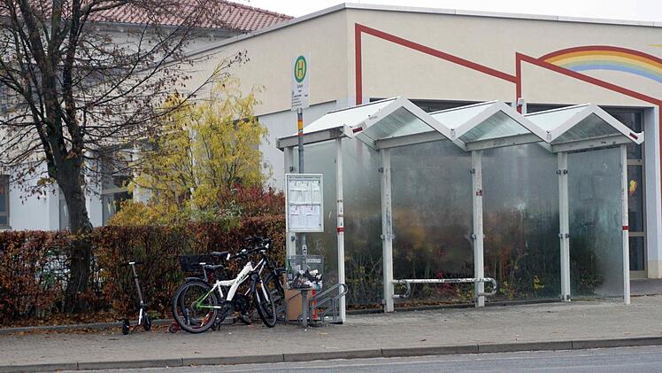 Nach Auffassung von Bündnis 90/Die Grünen sollen alle Haltestellen mit überdachten Fahrradstellplätzen ausgestattet werden.Richard Sänger
