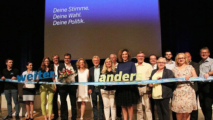 Gruppenbild: "weiter.anders", lautet Christian Langes Wahlkampf-Slogan. Die Bamberger CSU signalisiert Geschlossenheit. Fotos: Sebastian Schanz