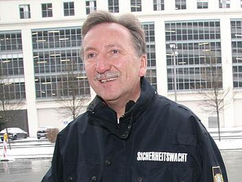 Achim Schneider schiebt auch Dienst am ZOB. Foto: Sonja Adam