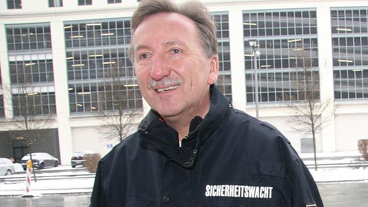 Achim Schneider schiebt auch Dienst am ZOB. Foto: Sonja Adam