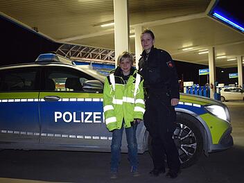Am Samstagabend wurde ein Neunj&auml;hriger an einer Autobahnrastst&auml;tte vergessen. Er war mit seinem Fu&szlig;ballverein nach einem Bundesligaspiel nach Hause unterwegs. Foto: Polizeiinspektion Hildesheim
