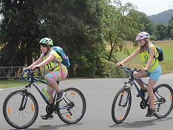 Damit in den Grundschulen weiter auf einwandfreien Fahrrädern unterrichtet werden kann, bittet die Kreisverkehrswacht Kronach um Fahrrad-Spenden.  Foto: K.- H. Hofmann/Archiv
