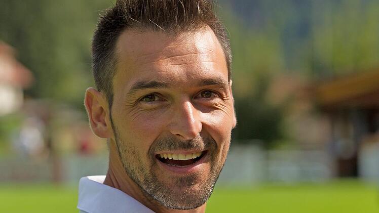 Trainer Alexander Schmidt gibt sein Traineramt am Saisonende bei der DJK-SV Neufang auf. Zuvor möchte der 42-jährige Werkzeugmacher aber noch die Meisterschaft in der Kreisklasse und den damit verbundenen Kreisliga-Aufstieg feiern. Foto: Heinrich Weiß