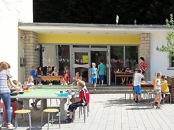 Kleine Schule mit großem Angebot: Eine lebendige Lernatmosphäre genießen die Kinder in Unterleinleiter.  Foto: Grundschule Unterleinleiter