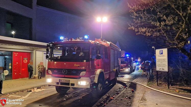 Bamberg: Motorrad in Flammen - "erhebliche Schäden" an Wohnhaus
