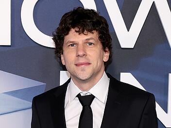 Jesse Eisenberg erinnert sich an intensive Dreharbeiten zu "Die Unfassbaren 3 - Now You See Me".
