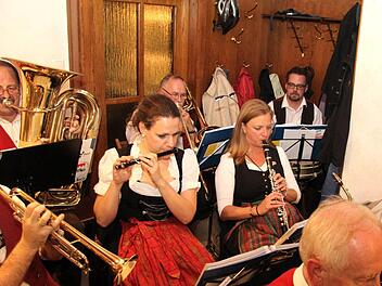 Bei Platznot muss der Schlagzeuger schon einmal in die Garderobe...Richard Sänger