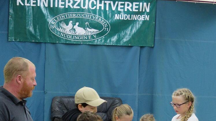 Eindrücke vom Ferienprogramm der Nüdlinger Kleintierzüchter.   Foto: Vanessa Gessner