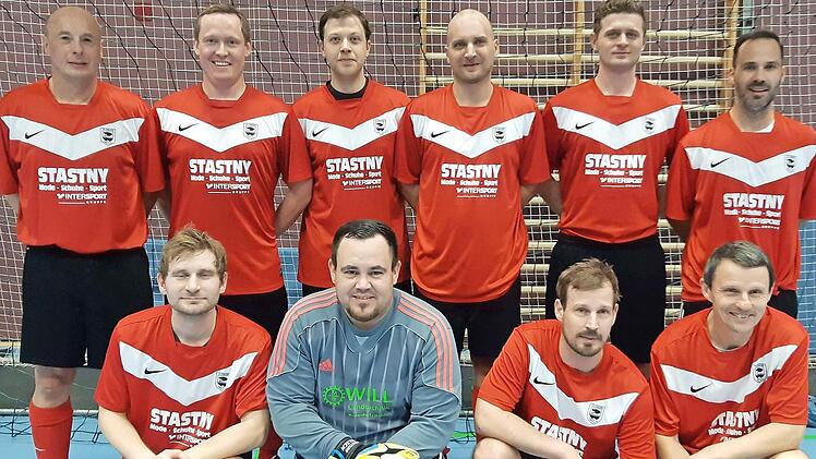 Die AH-Fußballer der SG ASC Eyrichshof/TV Ebern sicherten sich den Turniersieg. Fotos: Dietz