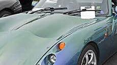 Hier ist das Lenkrad rechts.