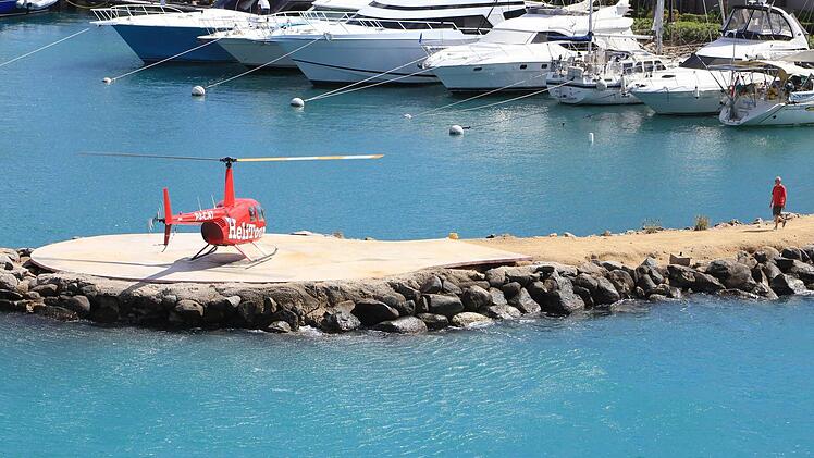 Zwei Jahre lang arbeitete und lebte der Hubschrauberpilot auf der karibischen Insel Aruba - bis es ihn wieder zurück nach Unterfranken zog. Foto: privat