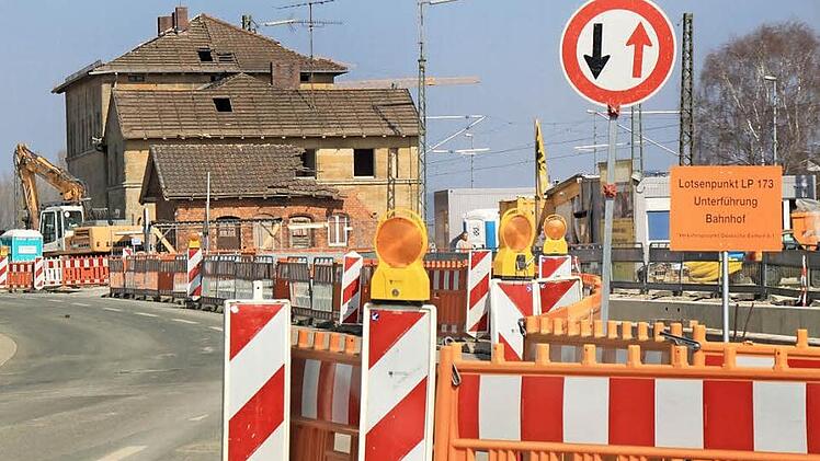 Ein vertrautes Bild, das sich so nur noch bis Samstagabend bieten wird. Ab 21 Uhr beginnen die Abrissarbeiten an dem historischen Gebäude.