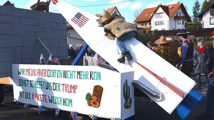 Faschingszug Rosenmontag in Waldfenster Foto: Peter Rauch