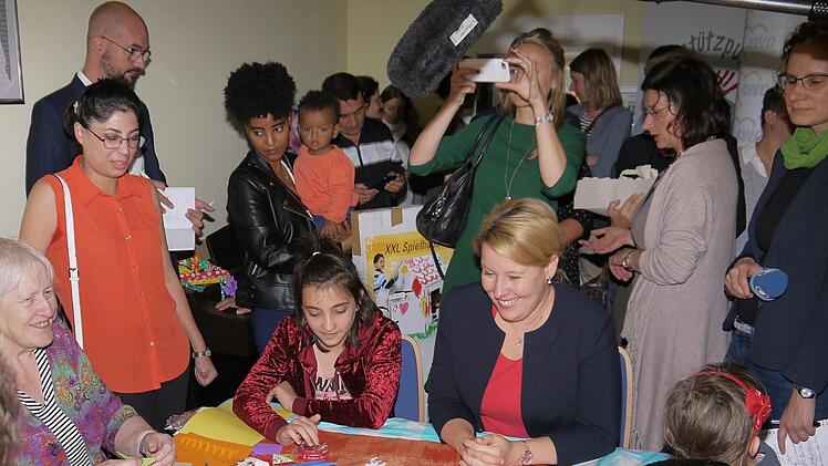 Bundesfamilienministerin Franziska  Giffey besichtigte am Donnerstag das Mehrgenerationenhaus der Arbeiterwohlfahrt in Bad Rodach. Berthold Köhler